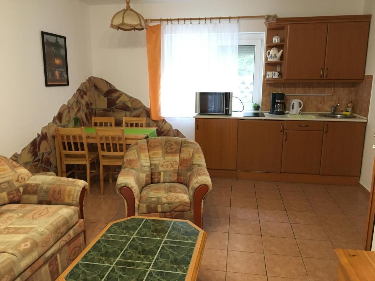 Central Apartments Zalakaros Ngoại thất bức ảnh